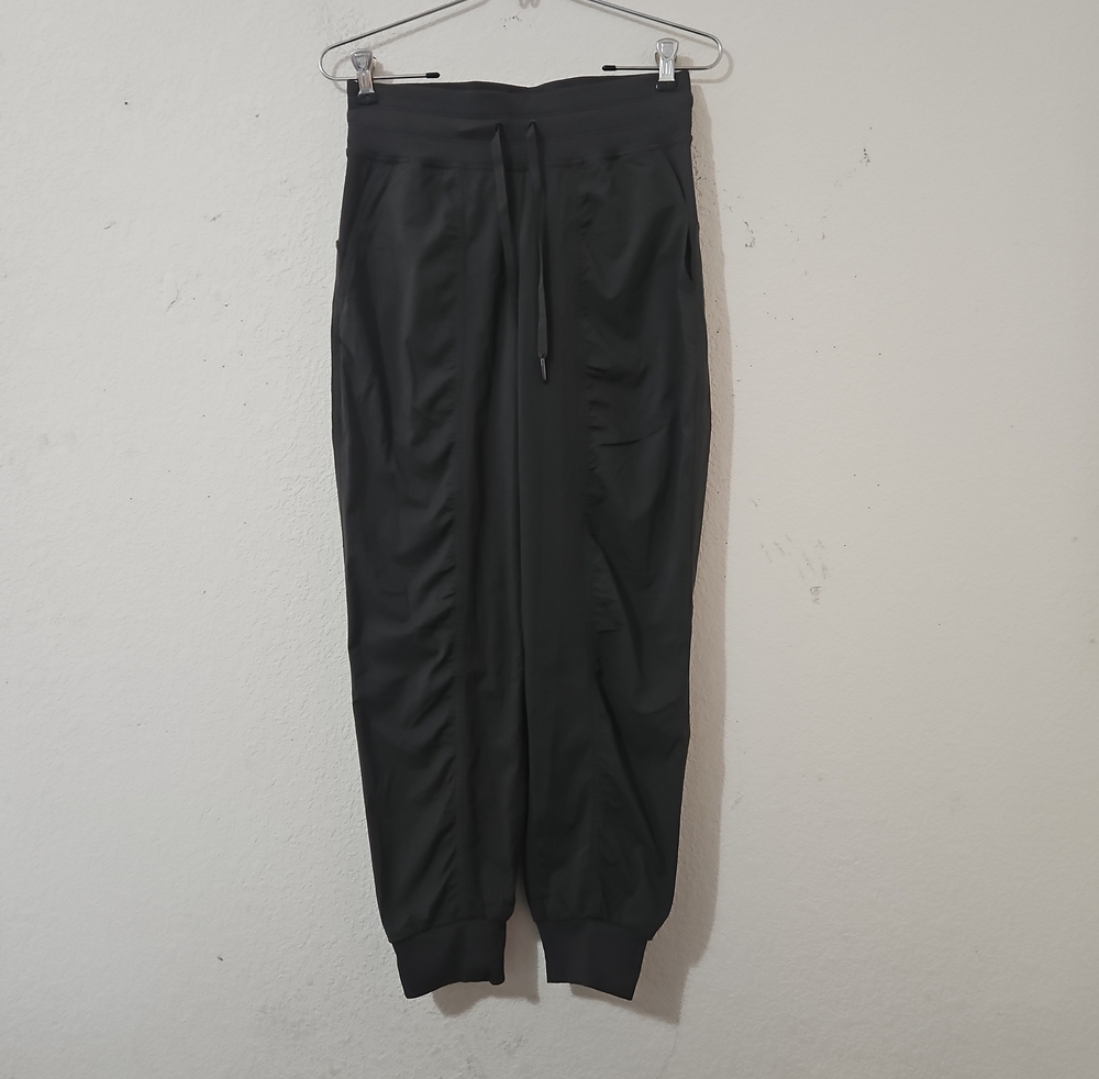 Lululemon Athletica Dance Studio Mid-Rise Jogger Size 4 In Excellent Condition!